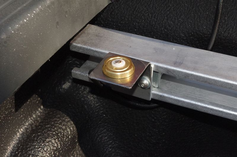 File:Yaesu Install NMO Mount 9.jpg